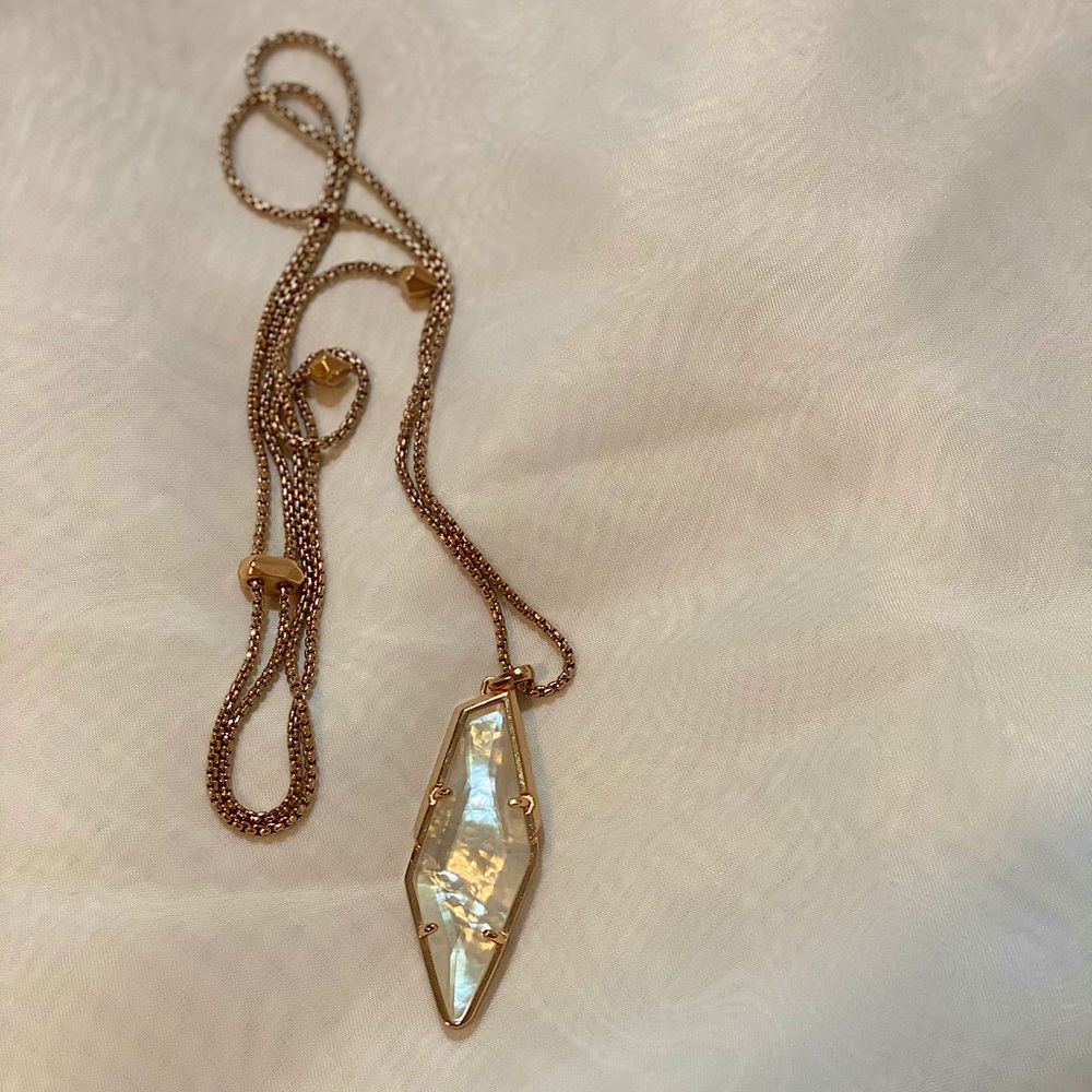 Adjustable rose gold and mop necklace!